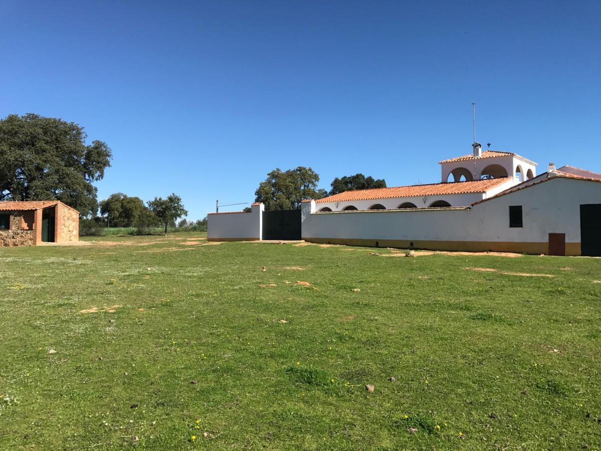 Casa Rural De La Finca Sierra Grande Hornachos Bagian luar foto