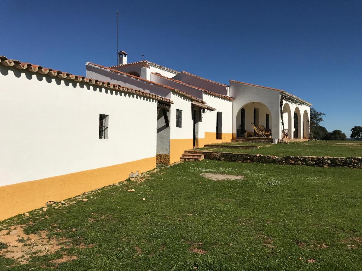 Casa Rural De La Finca Sierra Grande Hornachos Bagian luar foto